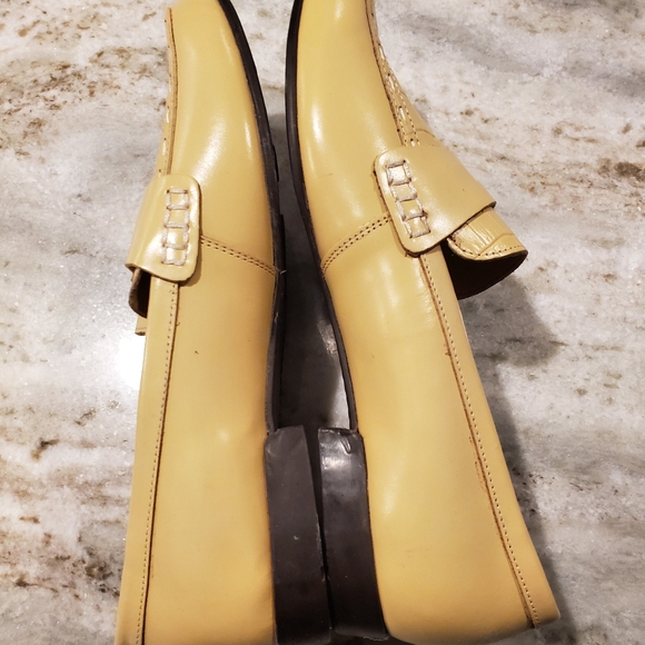 A.J. Valenci BUILT FOR COMFORT - Picture 3 of 5